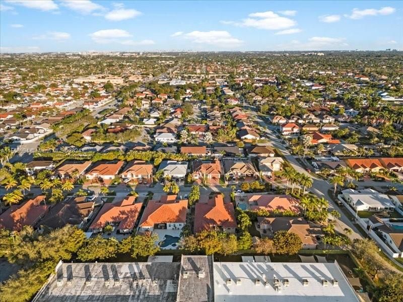 Recently Sold: $1,100,000 (4 beds, 3 baths, 2694 Square Feet)