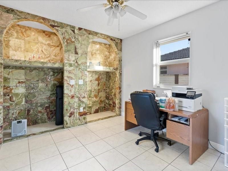 Recently Sold: $1,100,000 (4 beds, 3 baths, 2694 Square Feet)