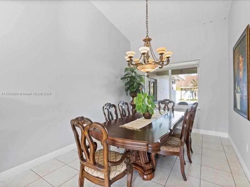 Recently Sold: $1,100,000 (4 beds, 3 baths, 2694 Square Feet)