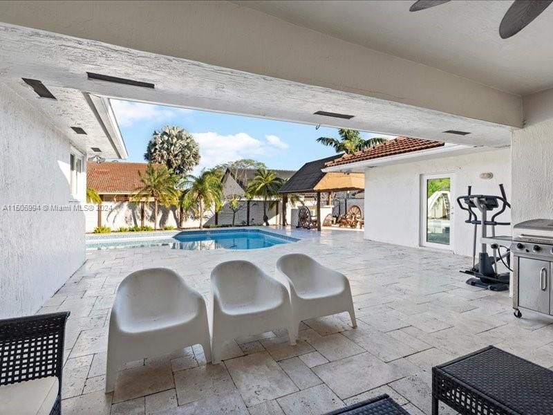 Recently Sold: $1,100,000 (4 beds, 3 baths, 2694 Square Feet)