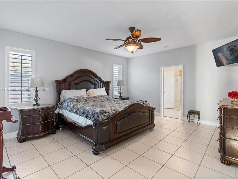 Recently Sold: $1,100,000 (4 beds, 3 baths, 2694 Square Feet)