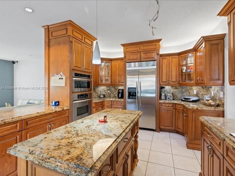 Recently Sold: $1,100,000 (4 beds, 3 baths, 2694 Square Feet)