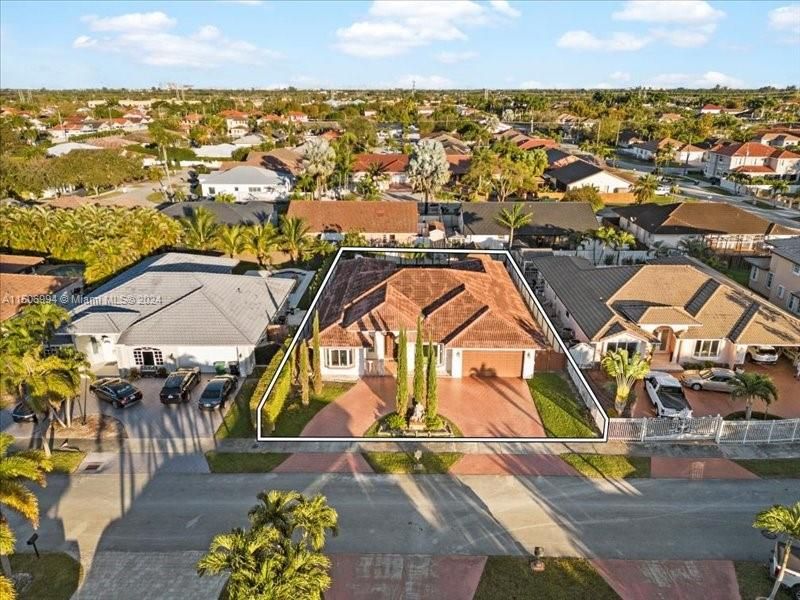 Recently Sold: $1,100,000 (4 beds, 3 baths, 2694 Square Feet)