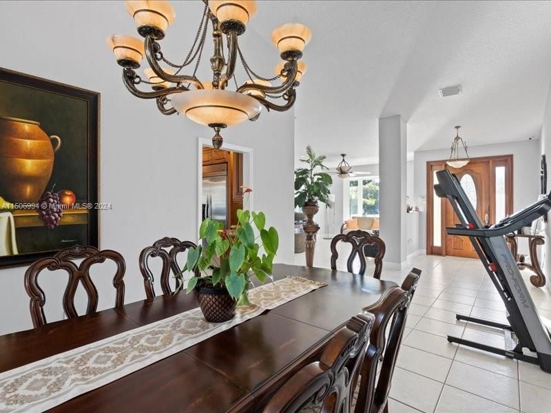 Recently Sold: $1,100,000 (4 beds, 3 baths, 2694 Square Feet)