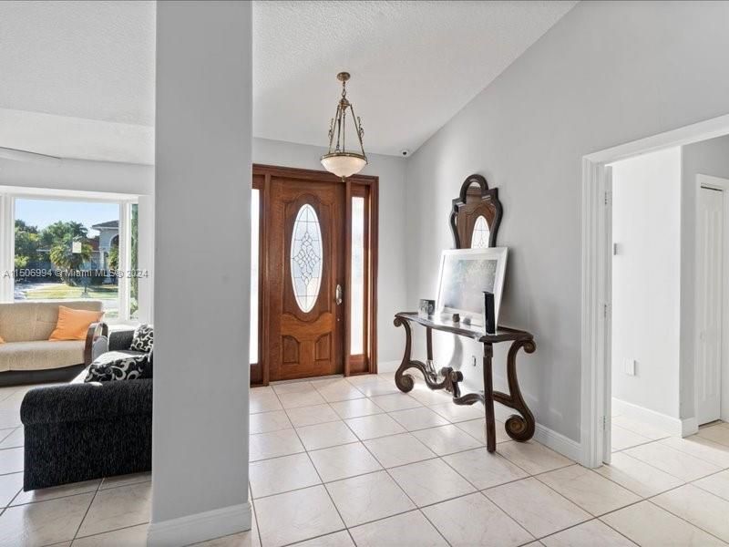 Recently Sold: $1,100,000 (4 beds, 3 baths, 2694 Square Feet)