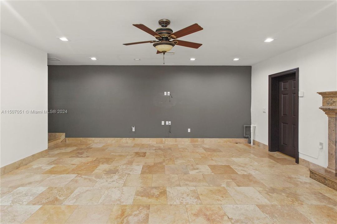 Recently Sold: $1,499,000 (3 beds, 2 baths, 2148 Square Feet)