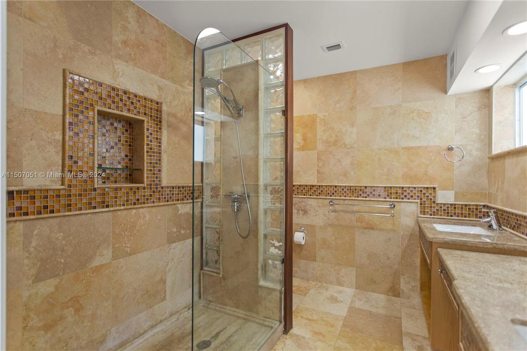 Recently Sold: $1,499,000 (3 beds, 2 baths, 2148 Square Feet)