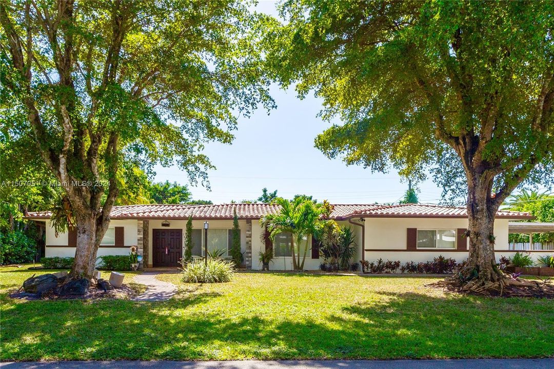 Recently Sold: $1,499,000 (3 beds, 2 baths, 2148 Square Feet)