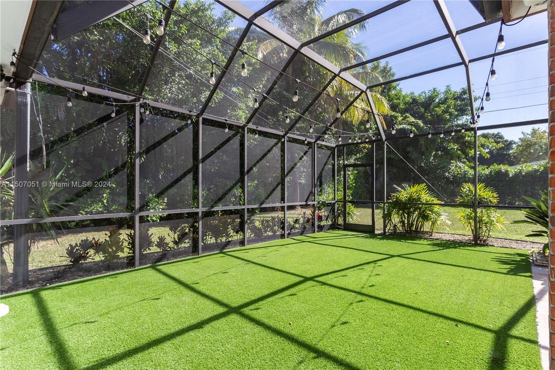 Recently Sold: $1,499,000 (3 beds, 2 baths, 2148 Square Feet)