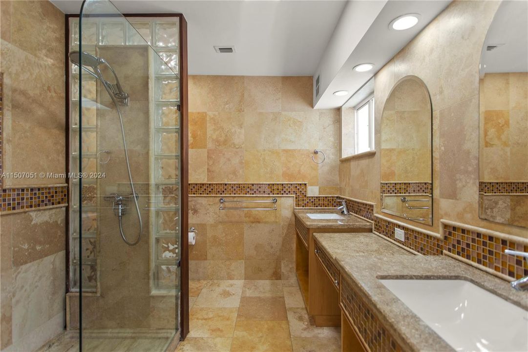 Recently Sold: $1,499,000 (3 beds, 2 baths, 2148 Square Feet)