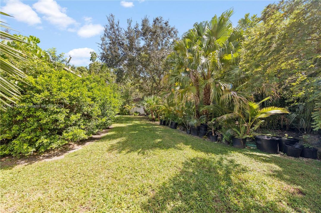 Recently Sold: $950,000 (3 beds, 2 baths, 1594 Square Feet)