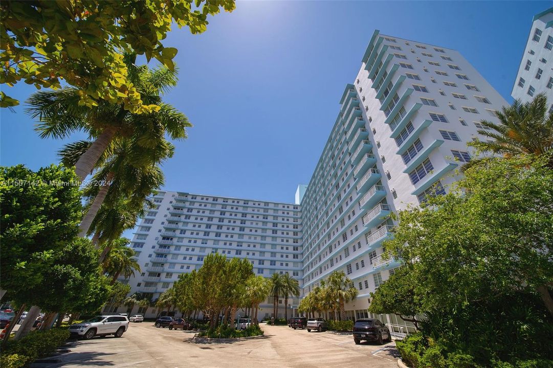 Recently Rented: $3,450 (1 beds, 1 baths, 576 Square Feet)