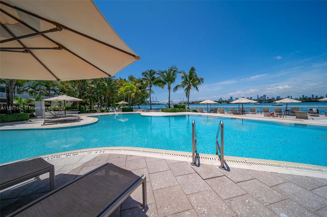 Recently Rented: $3,450 (1 beds, 1 baths, 576 Square Feet)