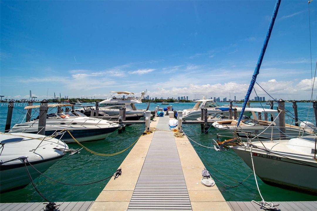 Recently Rented: $3,450 (1 beds, 1 baths, 576 Square Feet)