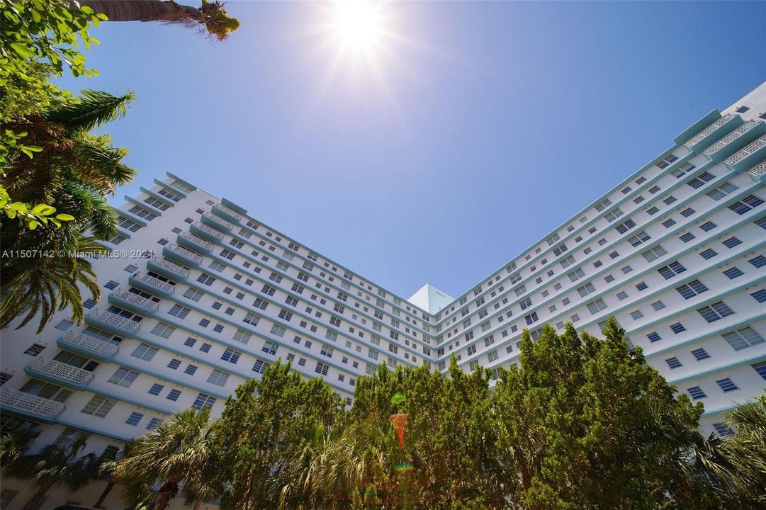 Recently Rented: $3,450 (1 beds, 1 baths, 576 Square Feet)