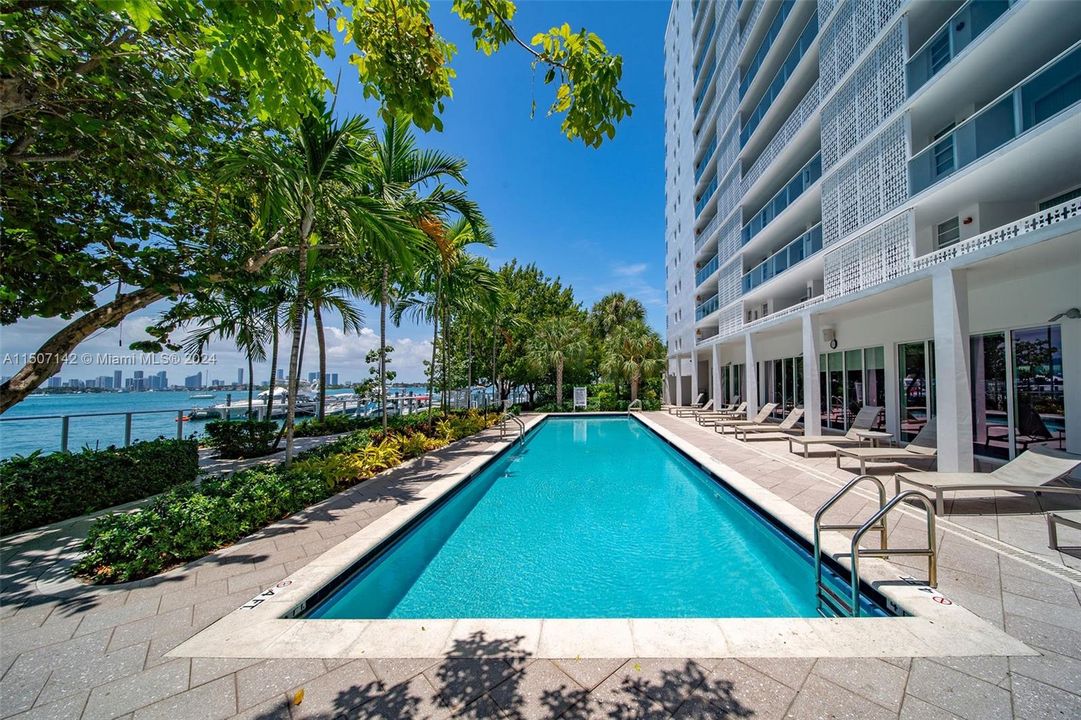 Recently Rented: $3,450 (1 beds, 1 baths, 576 Square Feet)