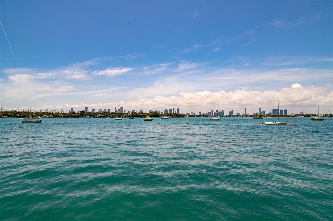 Recently Rented: $3,450 (1 beds, 1 baths, 576 Square Feet)