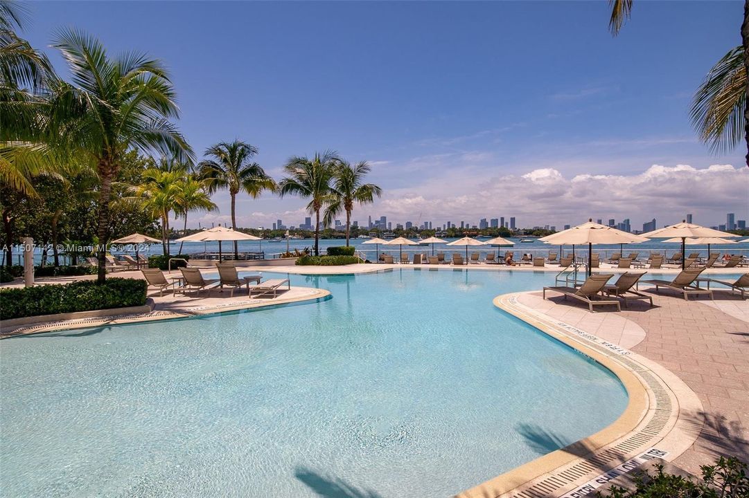 Recently Rented: $3,450 (1 beds, 1 baths, 576 Square Feet)