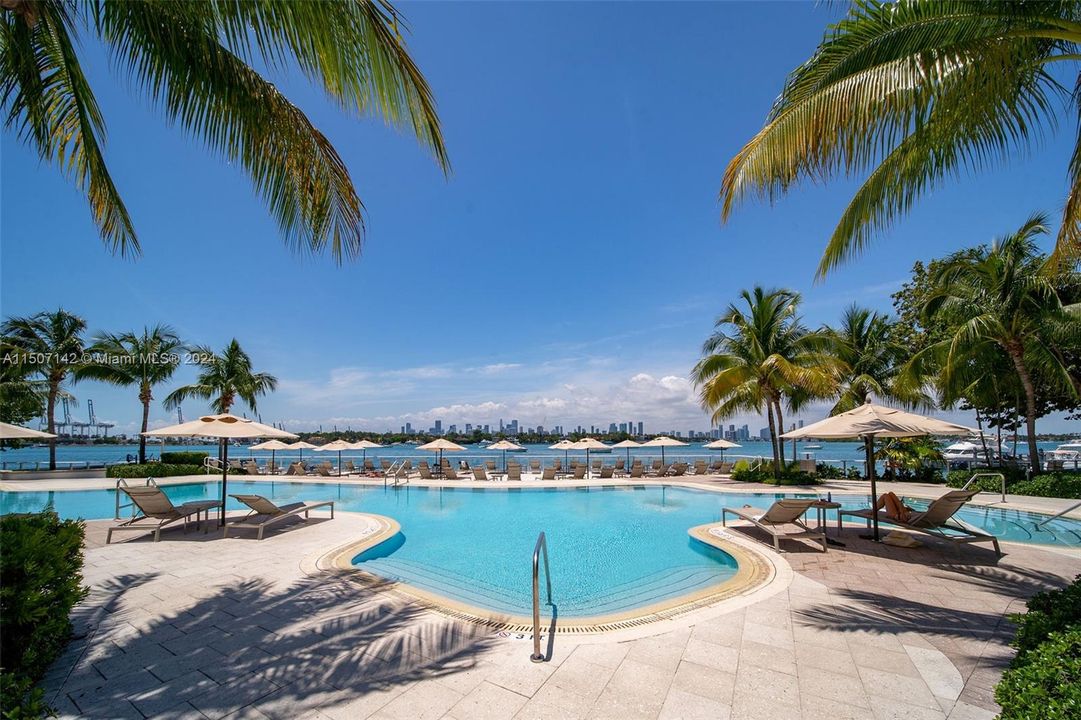 Recently Rented: $3,450 (1 beds, 1 baths, 576 Square Feet)