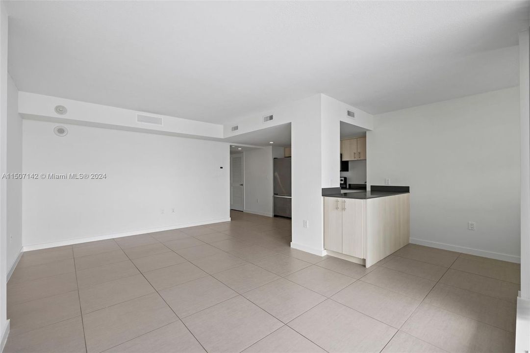 Recently Rented: $3,450 (1 beds, 1 baths, 576 Square Feet)