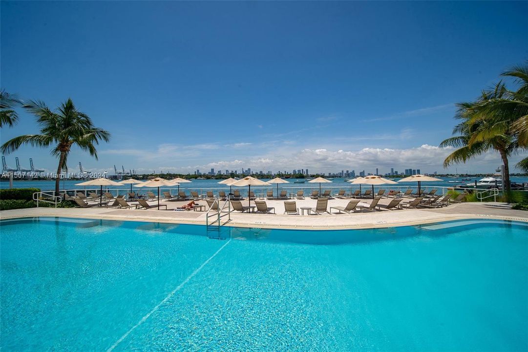 Recently Rented: $3,450 (1 beds, 1 baths, 576 Square Feet)