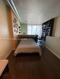 Active With Contract: $390,000 (1 beds, 1 baths, 795 Square Feet)