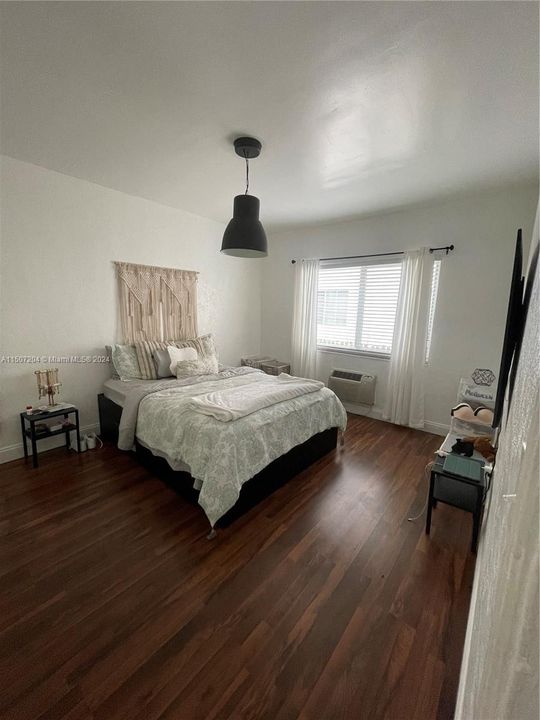 Recently Rented: $1,800 (1 beds, 1 baths, 6008 Square Feet)