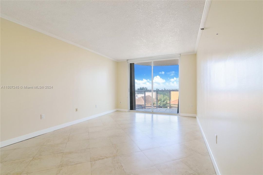 For Sale: $599,000 (1 beds, 1 baths, 1150 Square Feet)