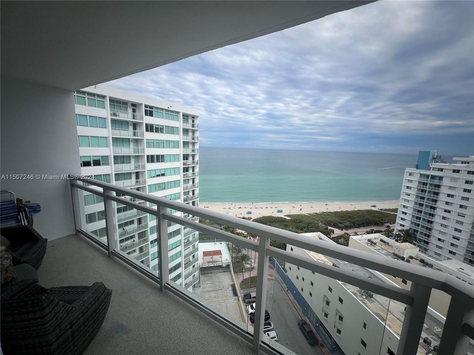 Recently Sold: $849,000 (2 beds, 2 baths, 1455 Square Feet)