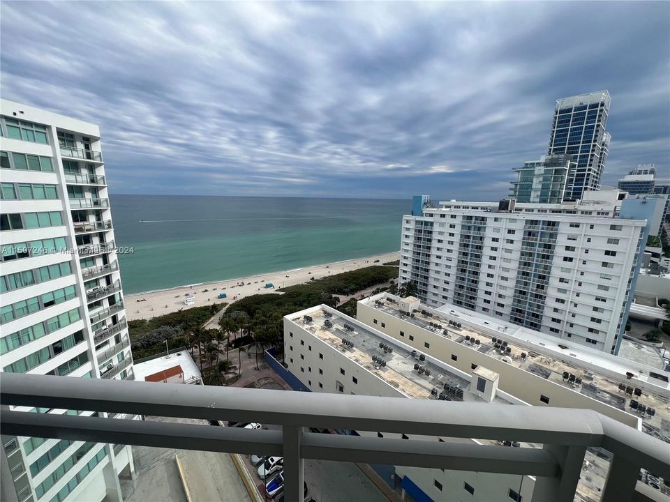 Recently Sold: $849,000 (2 beds, 2 baths, 1455 Square Feet)