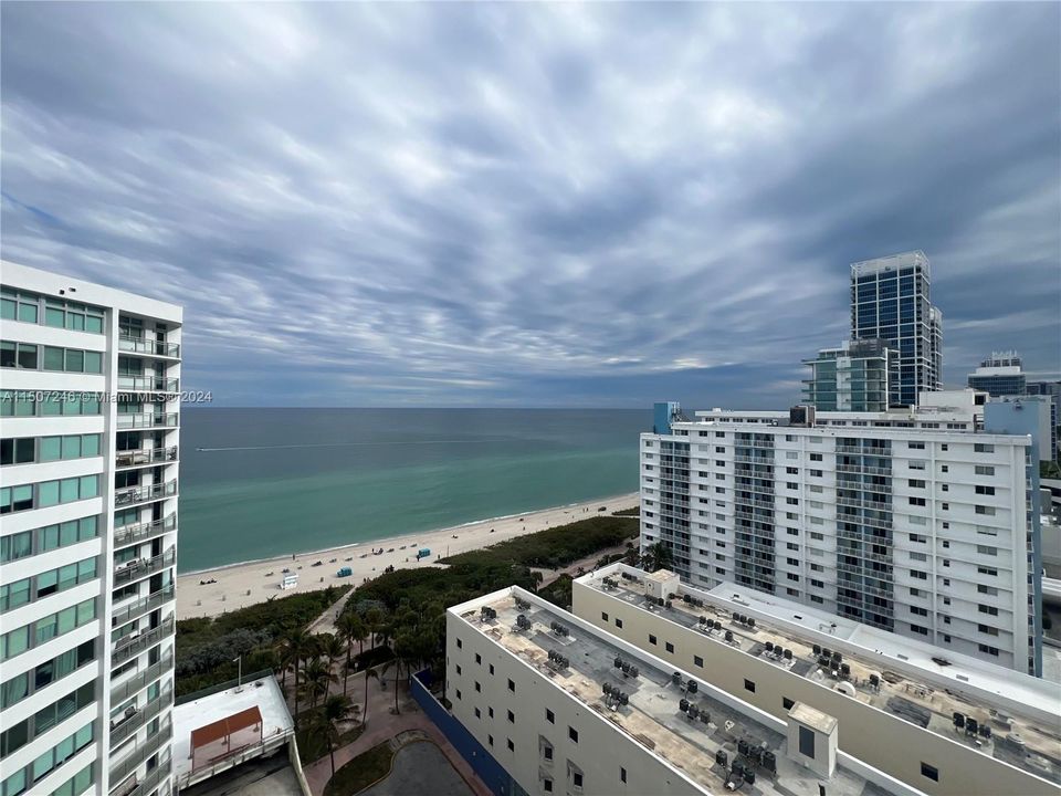 Recently Sold: $849,000 (2 beds, 2 baths, 1455 Square Feet)