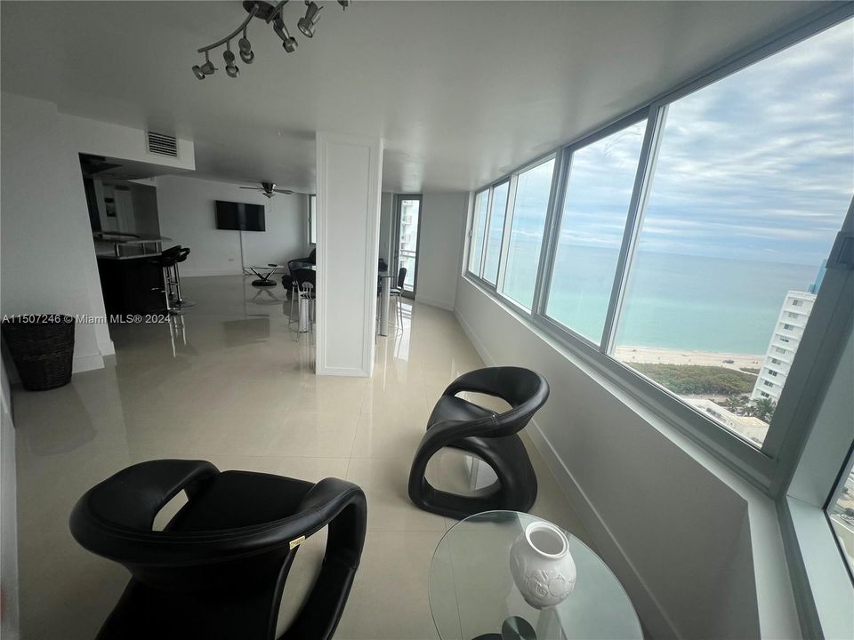 Recently Sold: $849,000 (2 beds, 2 baths, 1455 Square Feet)