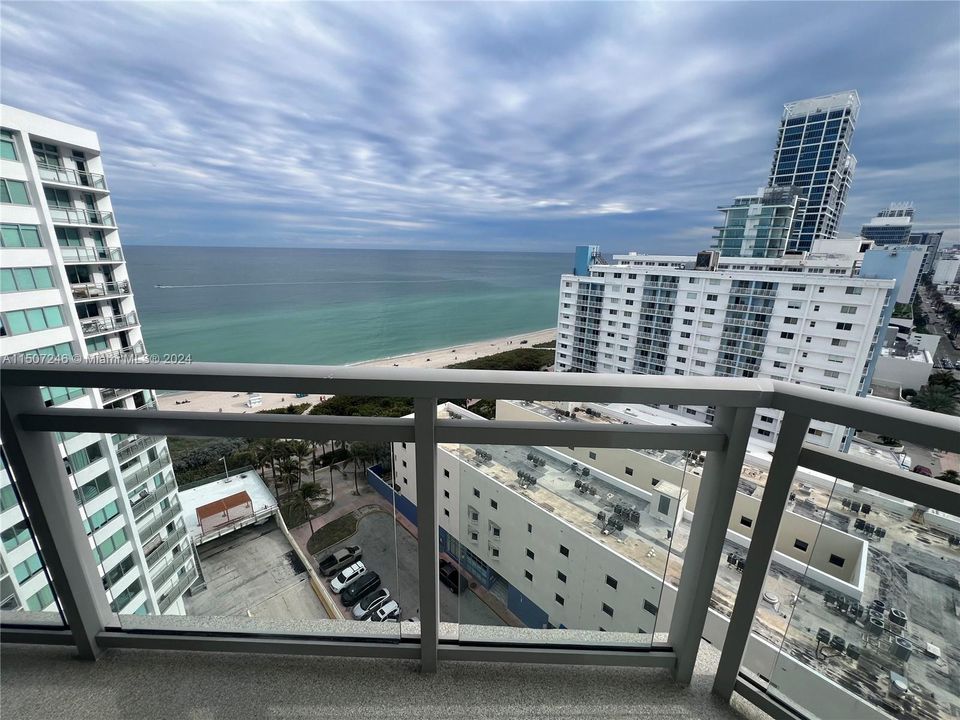 Recently Sold: $849,000 (2 beds, 2 baths, 1455 Square Feet)