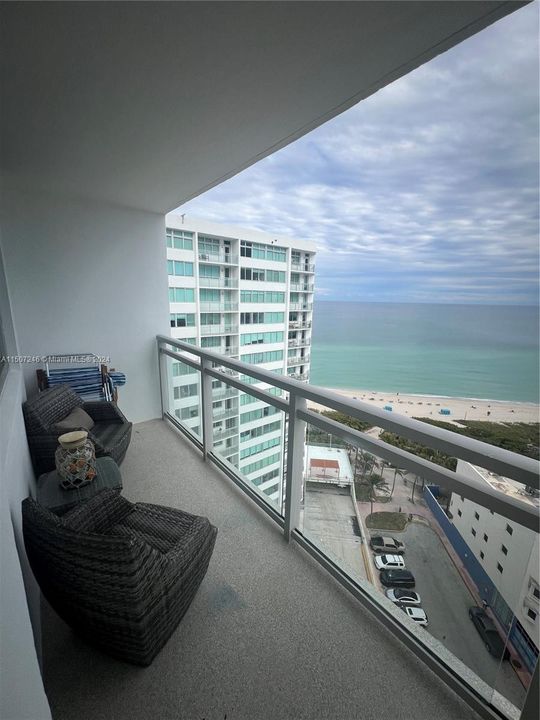 Recently Sold: $849,000 (2 beds, 2 baths, 1455 Square Feet)