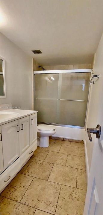 Active With Contract: $165,000 (1 beds, 1 baths, 740 Square Feet)