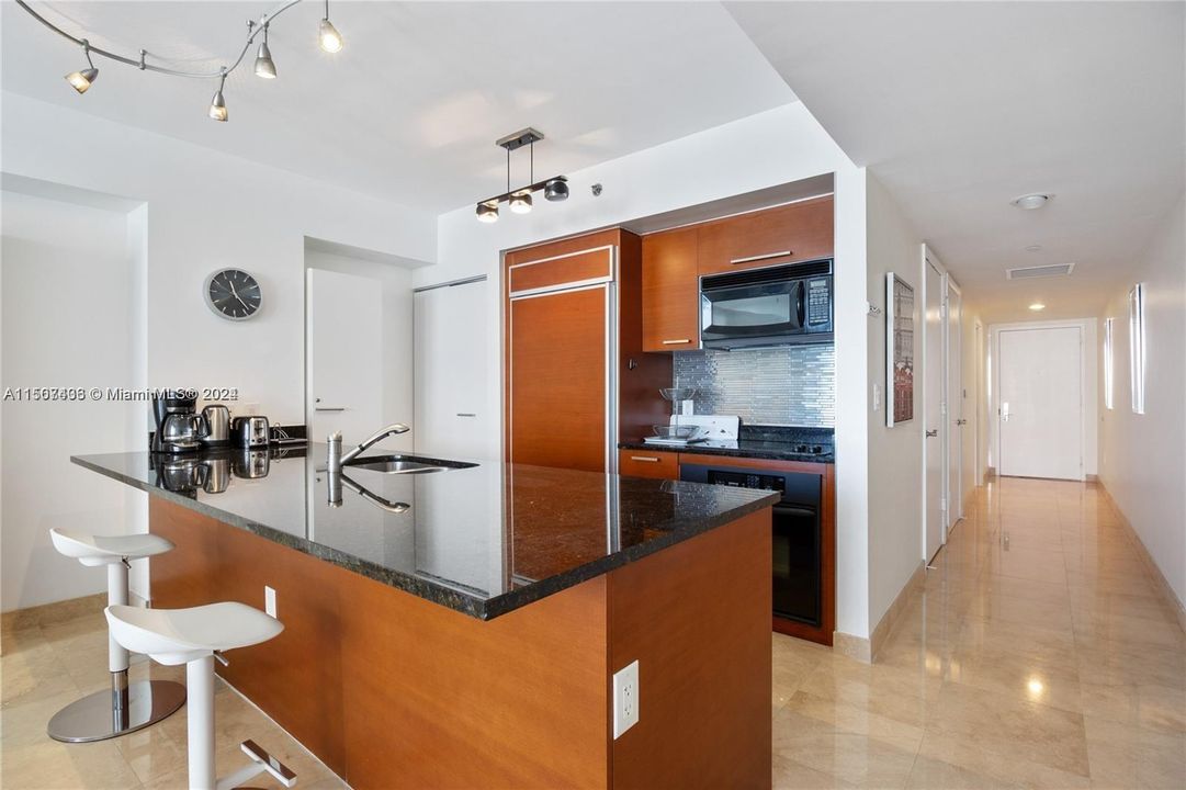 Recently Rented: $6,000 (1 beds, 1 baths, 844 Square Feet)