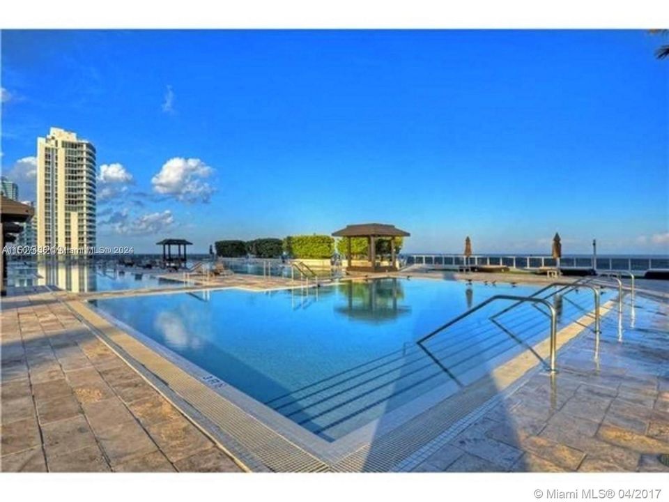 Recently Rented: $6,000 (1 beds, 1 baths, 844 Square Feet)