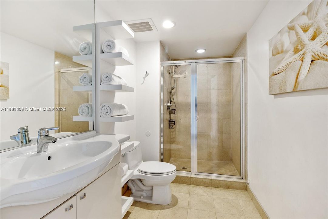 Recently Rented: $6,000 (1 beds, 1 baths, 844 Square Feet)