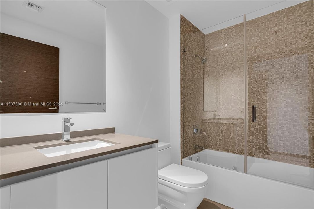 最近租的: $9,500 (3 贝兹, 3 浴室, 2116 平方英尺)