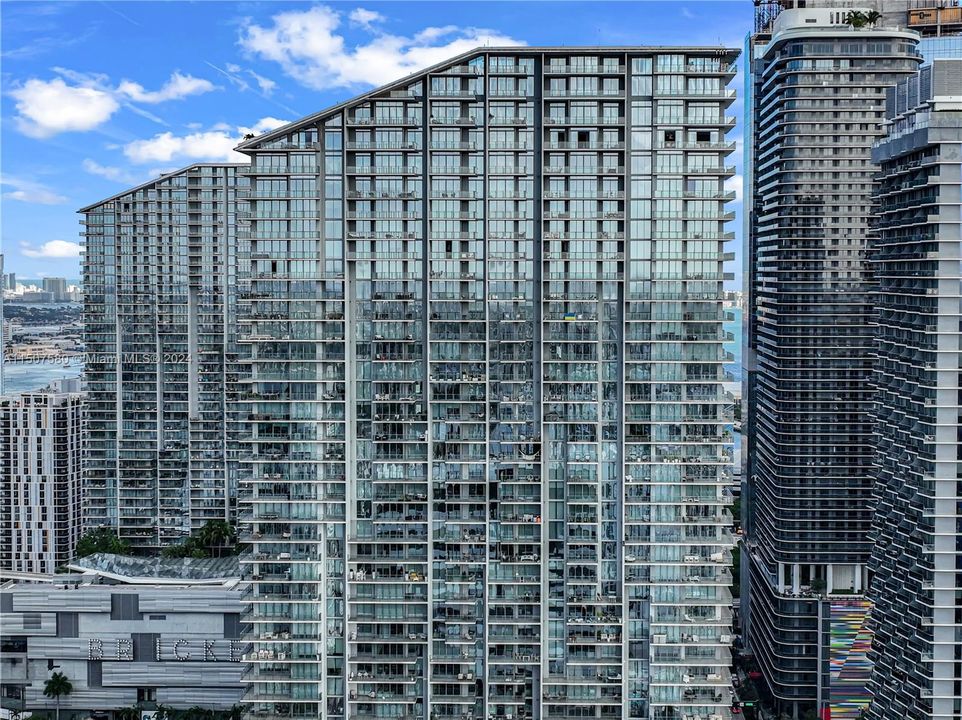 最近租的: $9,500 (3 贝兹, 3 浴室, 2116 平方英尺)