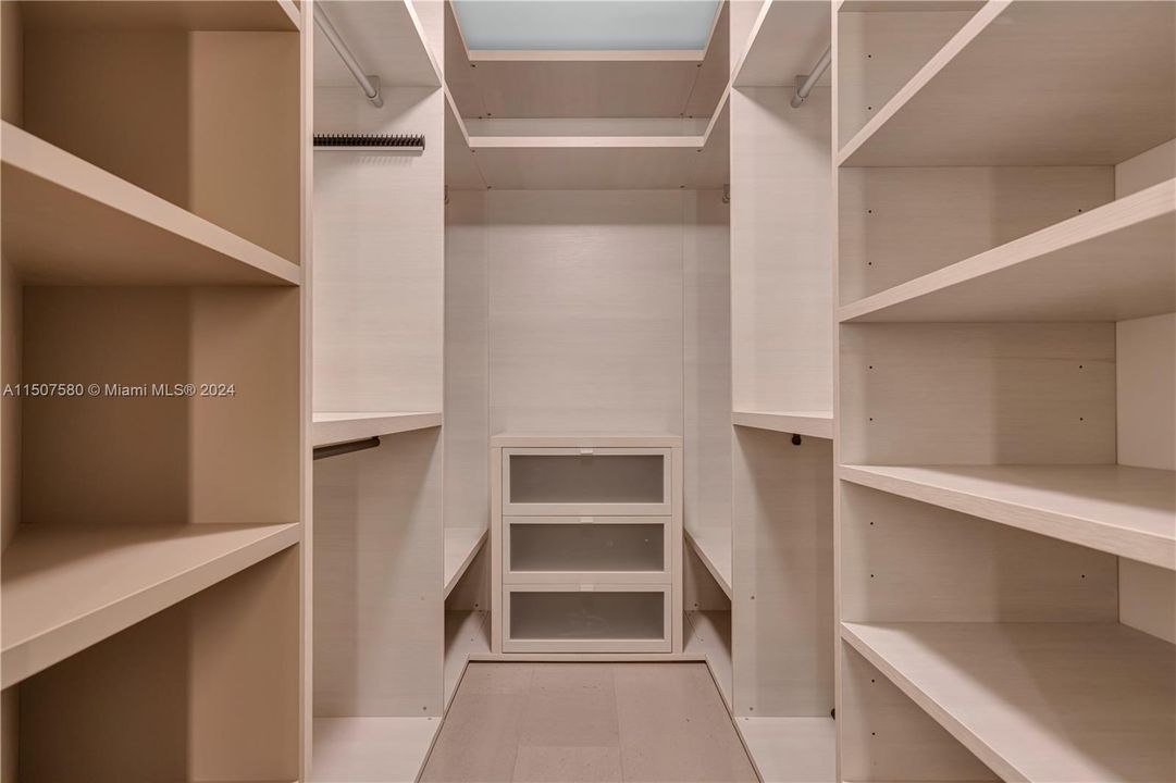 最近租的: $9,500 (3 贝兹, 3 浴室, 2116 平方英尺)