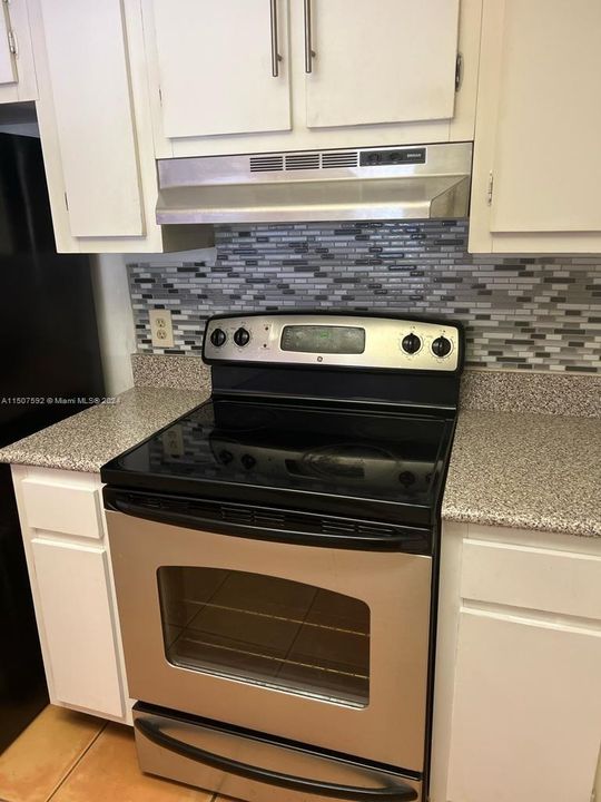 Recently Rented: $1,500 (1 beds, 1 baths, 833 Square Feet)