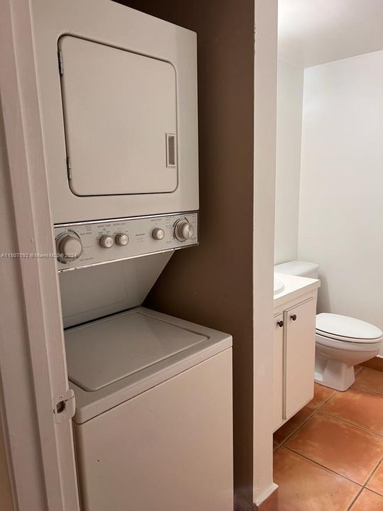 Recently Rented: $1,500 (1 beds, 1 baths, 833 Square Feet)