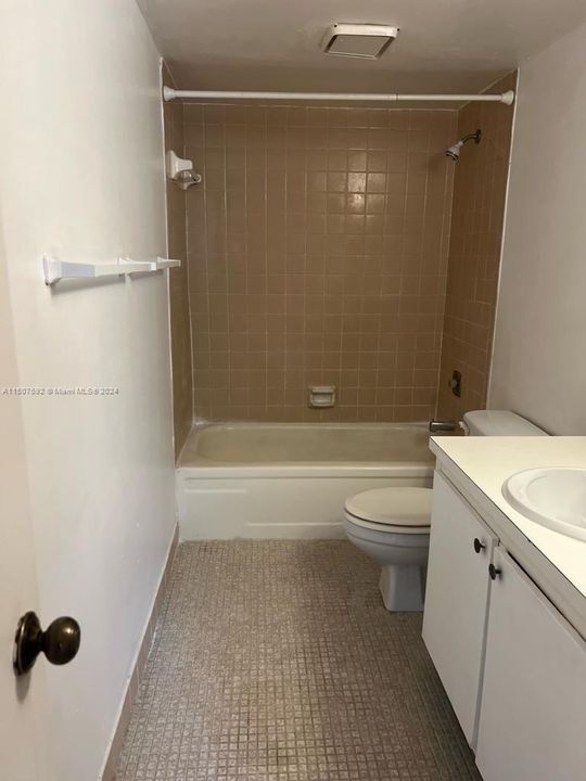 Recently Rented: $1,500 (1 beds, 1 baths, 833 Square Feet)