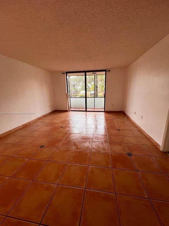 Recently Rented: $1,500 (1 beds, 1 baths, 833 Square Feet)