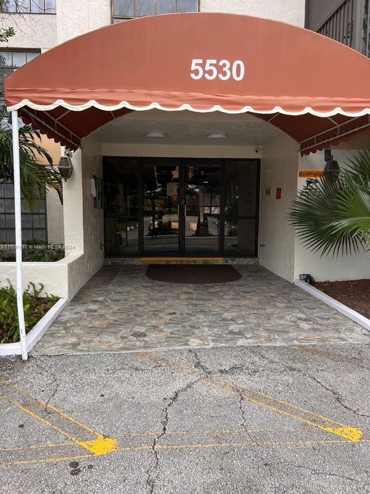 Recently Rented: $1,500 (1 beds, 1 baths, 833 Square Feet)