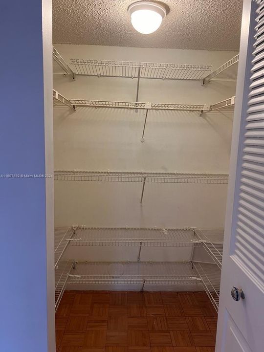 Recently Rented: $1,500 (1 beds, 1 baths, 833 Square Feet)