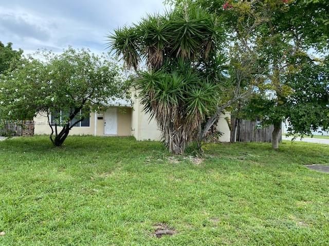 Recently Sold: $599,000 (3 beds, 2 baths, 1995 Square Feet)