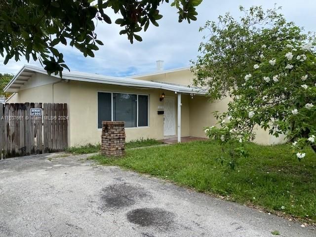 Recently Sold: $599,000 (3 beds, 2 baths, 1995 Square Feet)