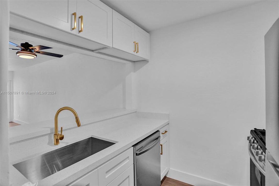 Recently Rented: $2,500 (2 beds, 1 baths, 760 Square Feet)